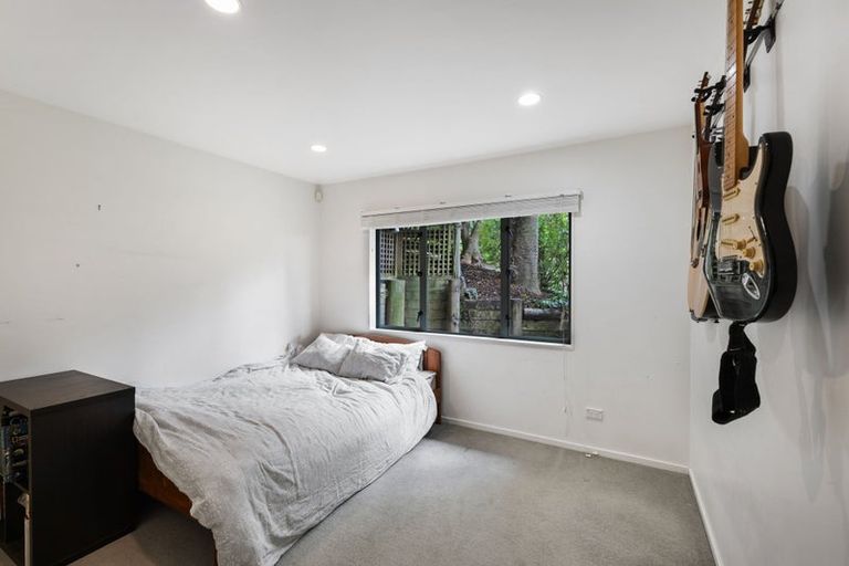 Photo of property in 30 Glenwood Avenue, Birkenhead, Auckland, 0626