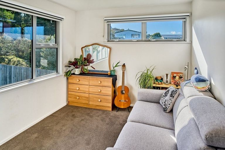 Photo of property in 92 Mana View Road, Paremata, Porirua, 5026