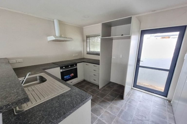 Photo of property in 420 Old Te Atatu Road, Te Atatu Peninsula, Auckland, 0610