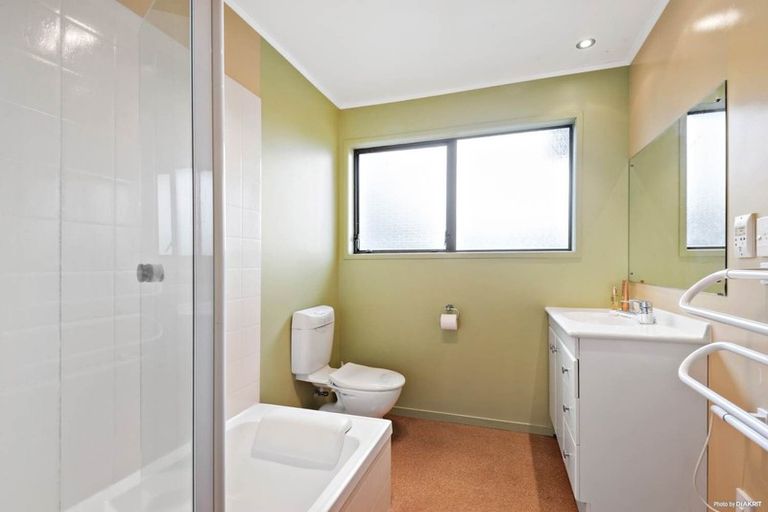 Photo of property in 39 West Harbour Drive, West Harbour, Auckland, 0618