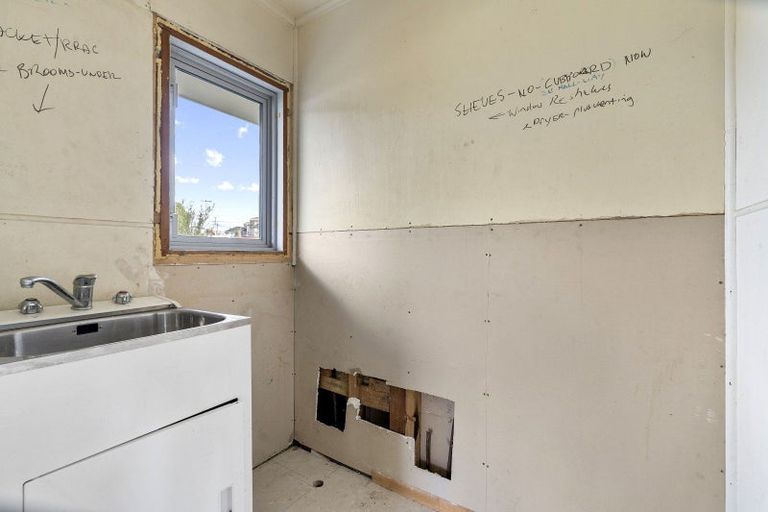 Photo of property in 103a Roberts Road, Te Atatu South, Auckland, 0610