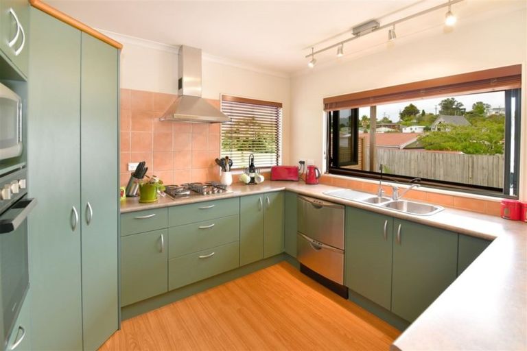 Photo of property in 4 Langton Road, Stanmore Bay, Whangaparaoa, 0932