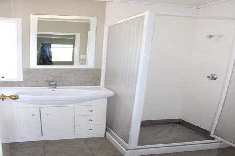 Photo of property in 52 Keegan Drive, Massey, Auckland, 0614