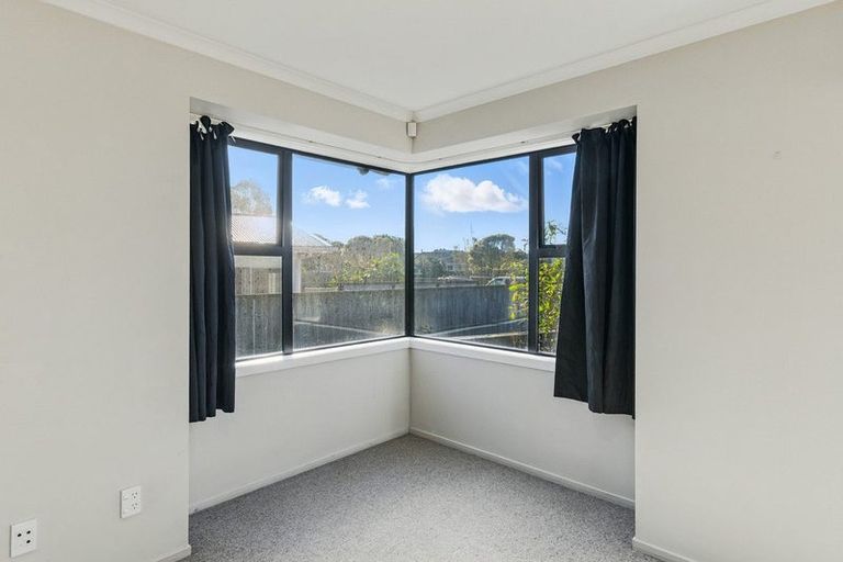 Photo of property in 30 Eruini Street, Waikanae Beach, Waikanae, 5036