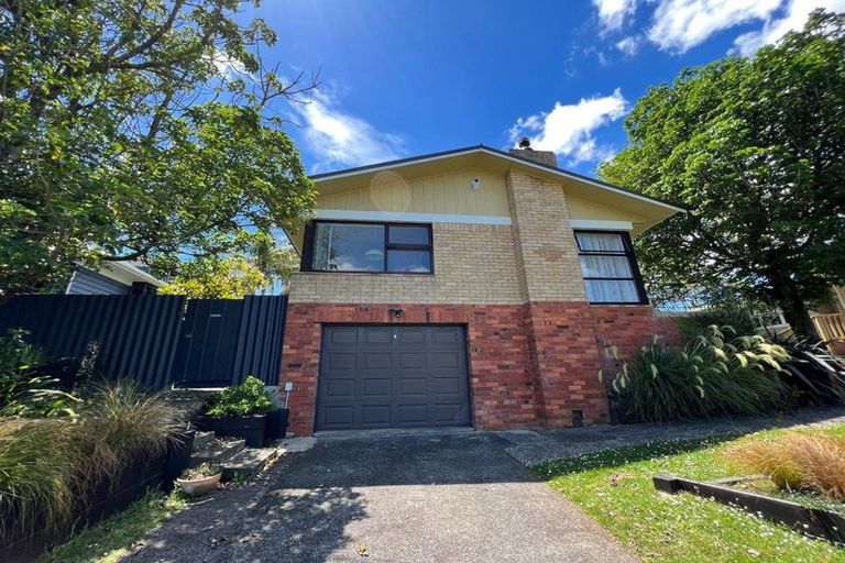 Photo of property in 37 Stanaway Street, Hillcrest, Auckland, 0627