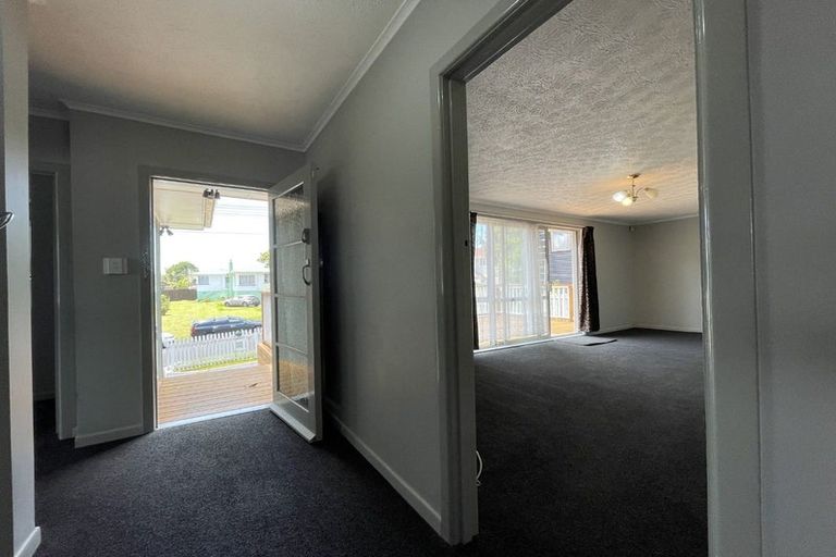 Photo of property in 10 Hinau Street, New Lynn, Auckland, 0600