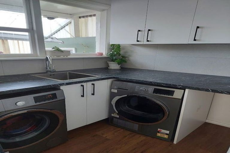 Photo of property in 26 Daniels Road, Redwood, Christchurch, 8051