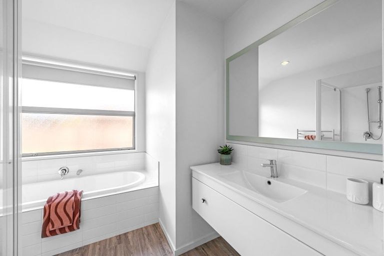 Photo of property in 11 Handley Crescent, Wigram, Christchurch, 8042