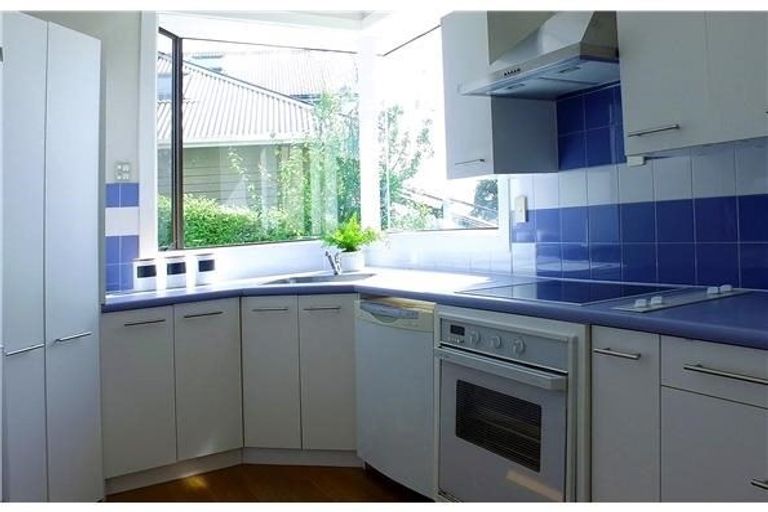Photo of property in 38 Saint Andrews Hill Road, Mount Pleasant, Christchurch, 8081