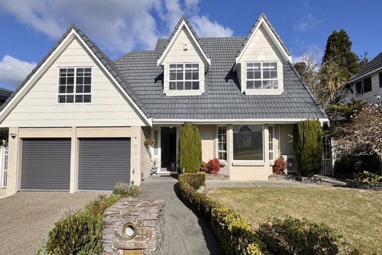 Photo of property in 19 Ravenstone Place, Chatswood, Auckland, 0626