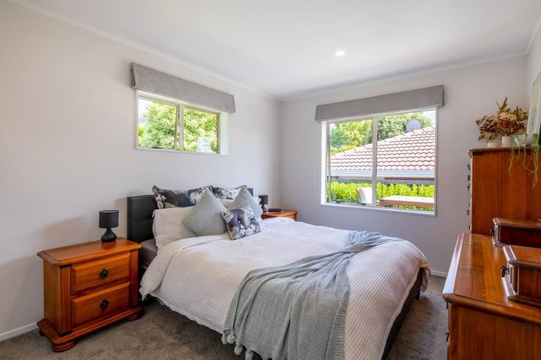 Photo of property in 1a Compass Place, Te Atatu Peninsula, Auckland, 0610
