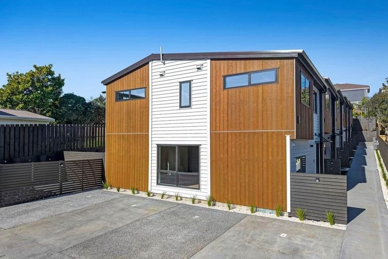 Photo of property in 1/32 Beulah Avenue, Rothesay Bay, Auckland, 0630