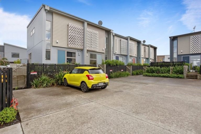Photo of property in 21 Mollusc Road, Hobsonville, Auckland, 0616