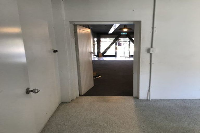 Photo of property in 1/143 Great South Road, Papakura, 2110