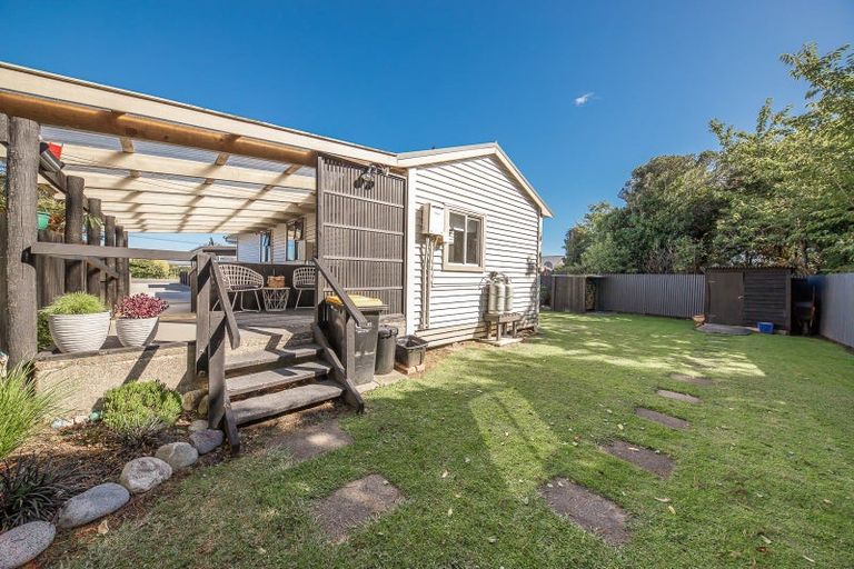 Photo of property in 33 Domett Street, Westport, 7825