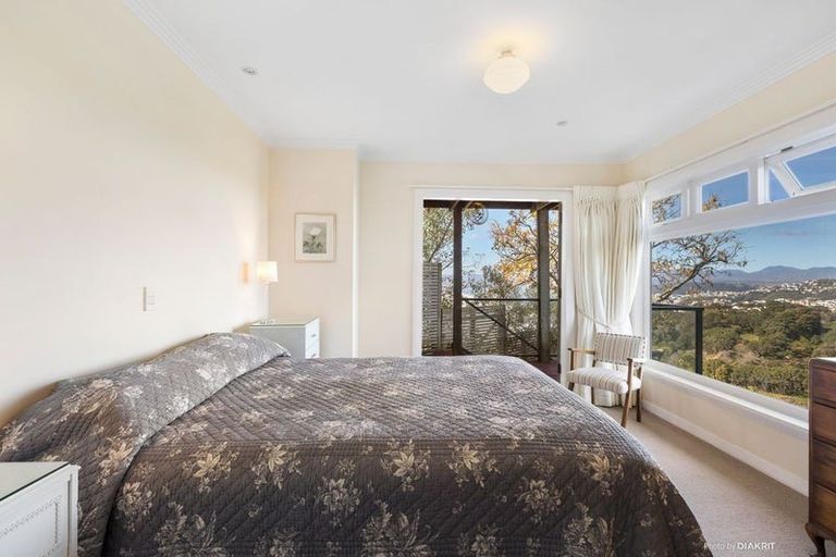 Photo of property in 47 Harbour View Road, Northland, Wellington, 6012