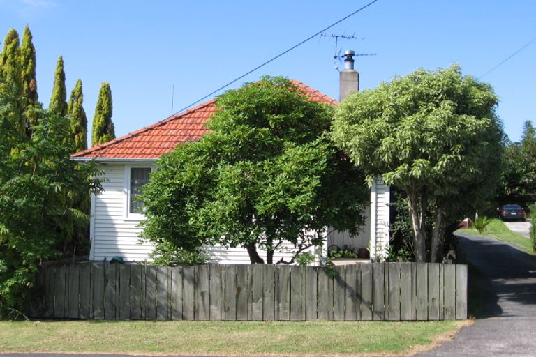 Photo of property in 43 Hill Crescent, New Lynn, Auckland, 0600