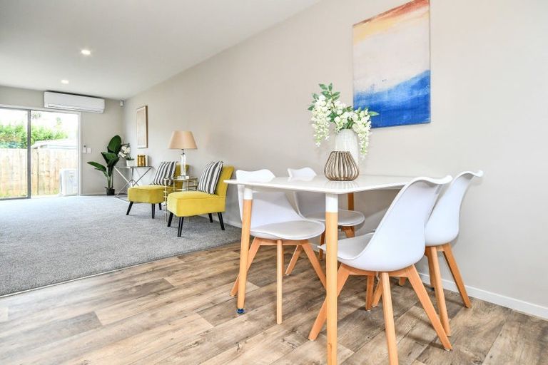 Photo of property in 4/70 Clevedon Road, Papakura, 2110