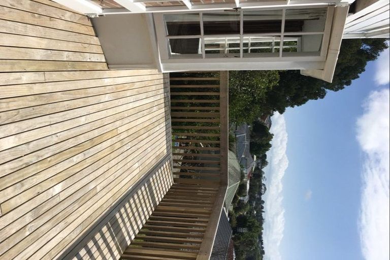 Photo of property in 2/7 Havana Place, Glenfield, Auckland, 0629