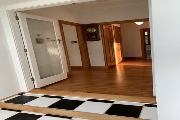 Photo of property in 9 Burrows Avenue, Karori, Wellington, 6012