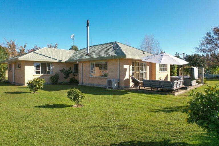 Photo of property in 9 Garth Road, Levin, 5571