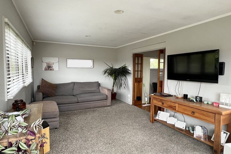 Photo of property in 4 Manutara Avenue, Forrest Hill, Auckland, 0620