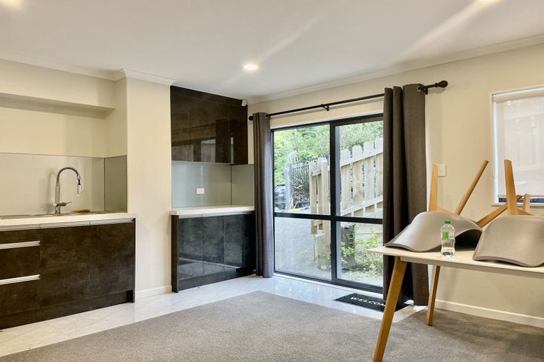 Photo of property in 21a Fairmount Road, Titirangi, Auckland, 0604