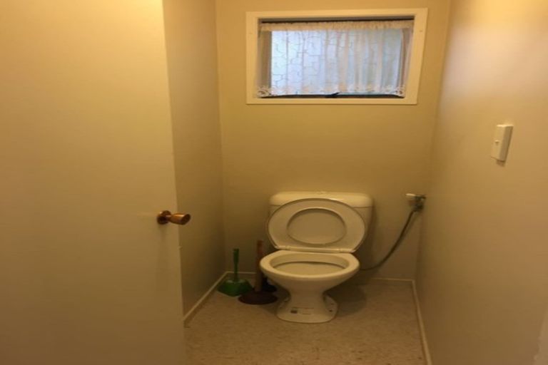 Photo of property in 96 Reynella Drive, Massey, Auckland, 0614