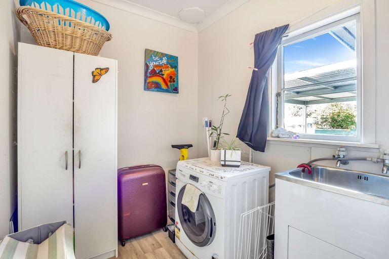 Photo of property in 20 Miro Street, Castlecliff, Whanganui, 4501