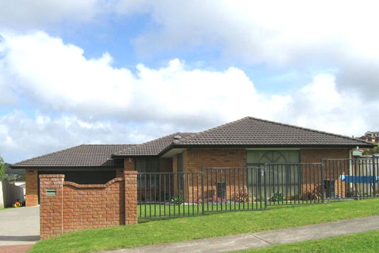 Photo of property in 11 San Vito Place, Henderson, Auckland, 0612