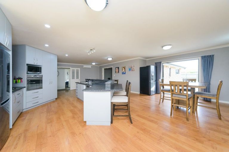 Photo of property in 46 Peter Hall Drive, Kelvin Grove, Palmerston North, 4414