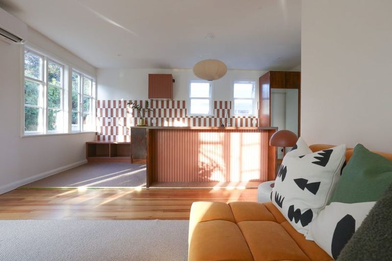 Photo of property in 26b Clinton Avenue, Te Atatu Peninsula, Auckland, 0610