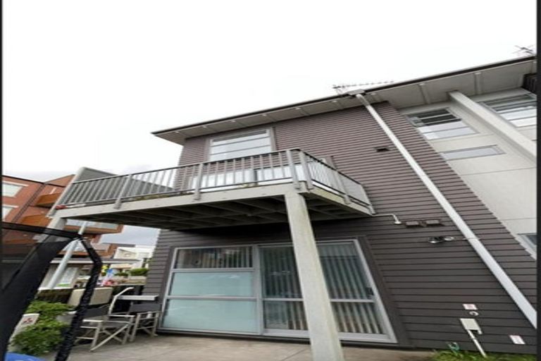 Photo of property in 154 Hobsonville Point Road, Hobsonville, Auckland, 0616