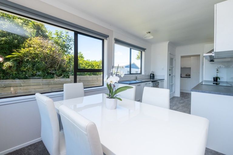 Photo of property in 15 Montjoy Street, Stratford, 4332