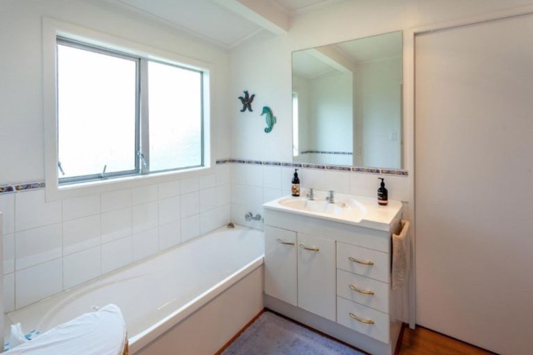 Photo of property in 103 Martyn Road, Whangamata, 3620