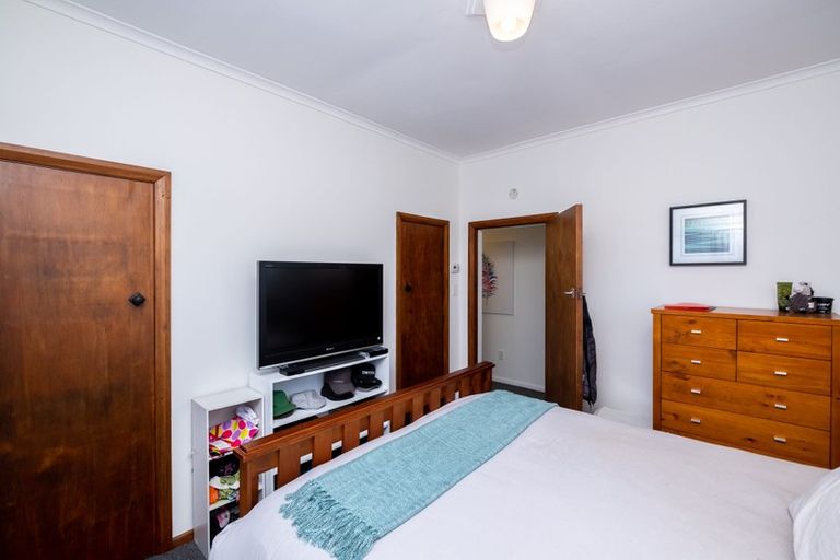 Photo of property in 17 Falstaff Street, Stratford, 4332