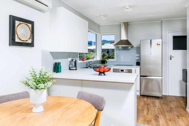 Photo of property in 2/11 Exeter Street, Stoke, Nelson, 7011