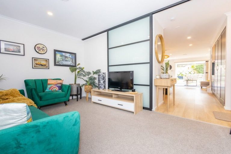 Photo of property in 21 West Hoe Heights, Orewa, 0931