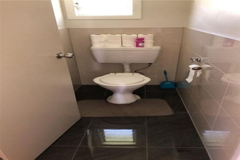 Photo of property in 51 Smythe Road, Henderson, Auckland, 0612