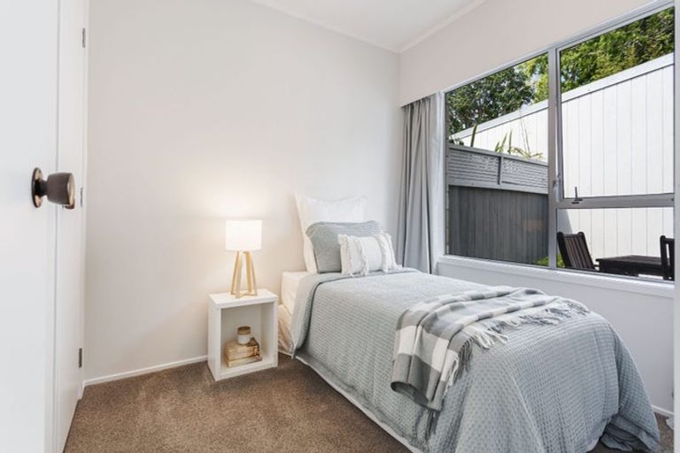 Photo of property in 67 Brigantine Drive, Beach Haven, Auckland, 0626
