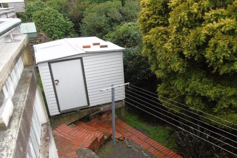 Photo of property in 15 Tainui Terrace, Tawa, Wellington, 5028
