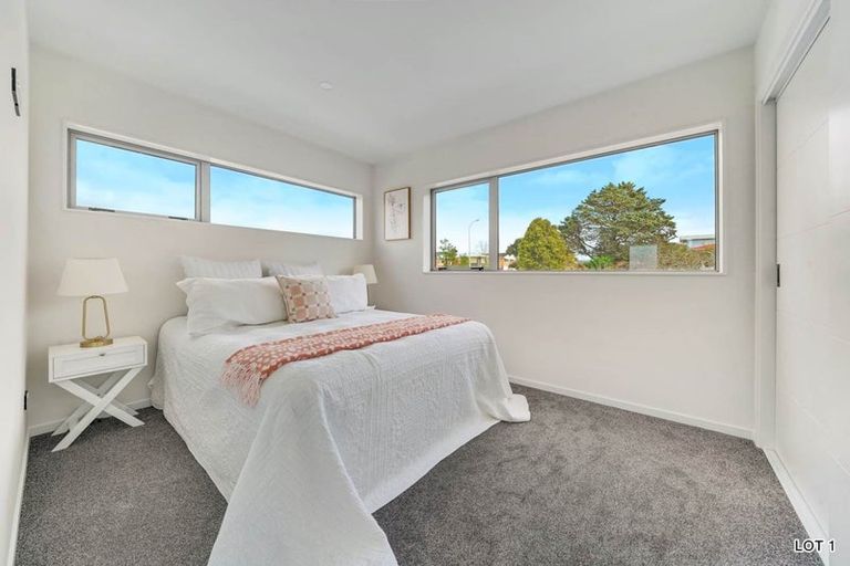Photo of property in 40a Estuary Road, Weymouth, Auckland, 2103