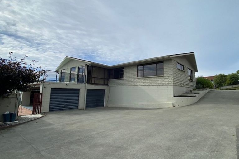 Photo of property in 12 Oakleigh Crescent, Oamaru North, Oamaru, 9400