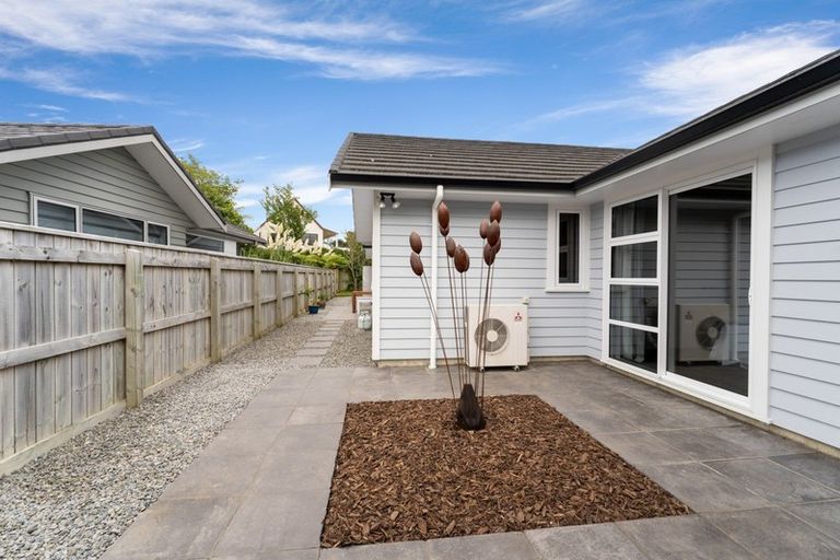 Photo of property in 46 Resolution Drive, Whitby, Porirua, 5024