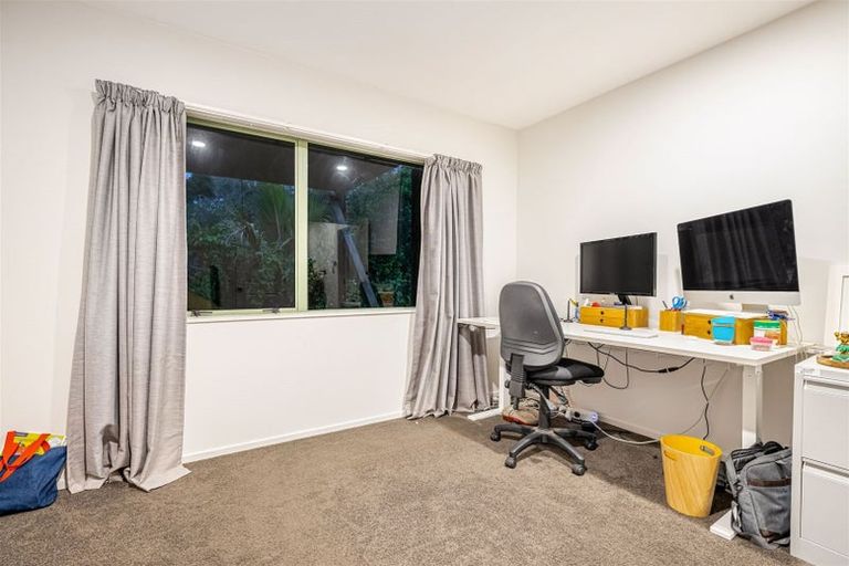Photo of property in 153d Colwill Road, Massey, Auckland, 0614