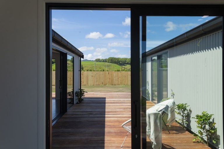 Photo of property in 3 Makakahi Street, Lytton West, 4071