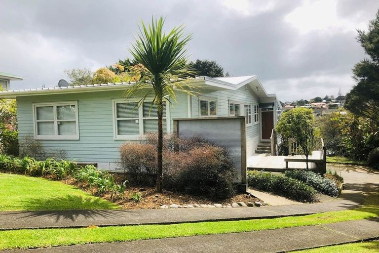 Photo of property in 18 Madison Place, Forrest Hill, Auckland, 0620