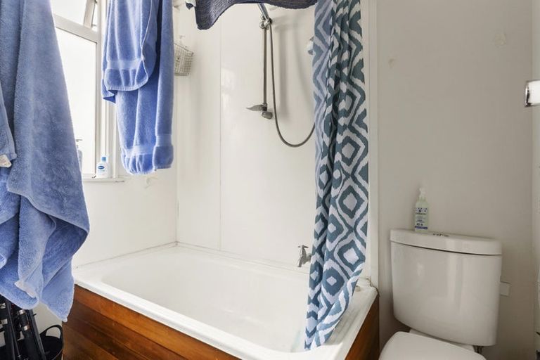 Photo of property in Fairmont Flats, 3c/20 Maarama Crescent, Aro Valley, Wellington, 6021