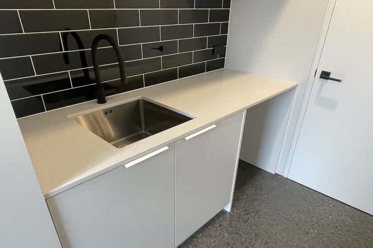 Photo of property in 19 Selleck Street, Mount Pleasant, Christchurch, 8081