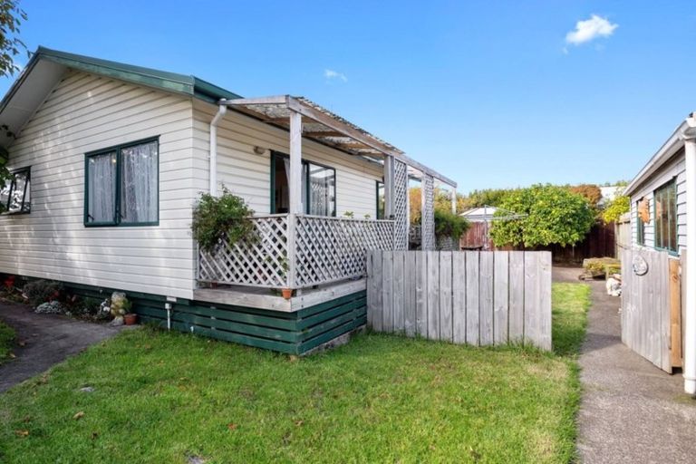 Photo of property in 9 Meadow Drive, Whitianga, 3510